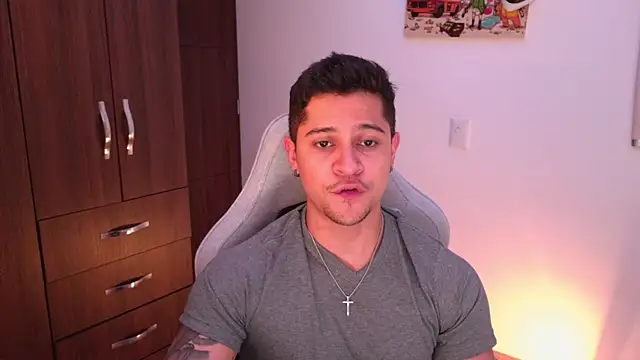 domsantiago  online show from 10-29-25, 01:41