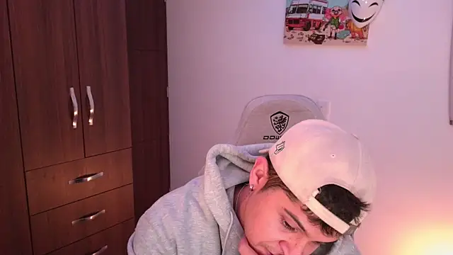 domsantiago  online show from 11-09-25, 01:15