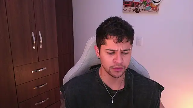 domsantiago  online show from 11-19-25, 02:55