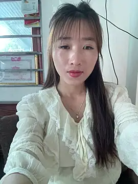 Snapshot of oneyou_400 chatting on 05-17-26, 12:52 oneyou 400 online show from 05-17-26, 12:52
