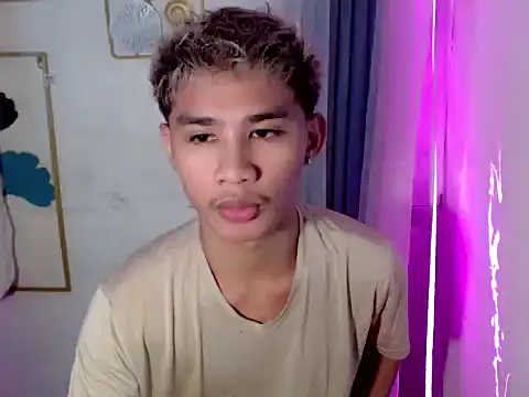 Snapshot of asianhardcock25 chatting on 05-01-26, 01:43 asianhardcock25 online show from 05-01-26, 01:43
