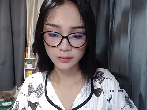 Snapshot of miss_h0tmissy chatting on 03-12-26, 10:21 miss h0tmissy online show from 03-12-26, 10:21