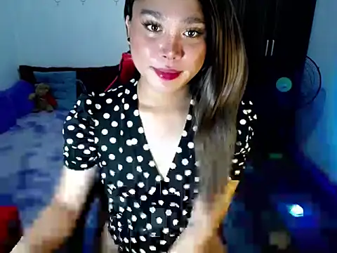 Snapshot of Urassiansweetcummer chatting on 03-27-26, 10:26 Urassiansweetcummer online show from 03-27-26, 10:26