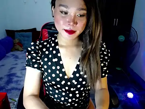 Snapshot of Urassiansweetcummer chatting on 03-30-26, 04:57 Urassiansweetcummer online show from 03-30-26, 04:57