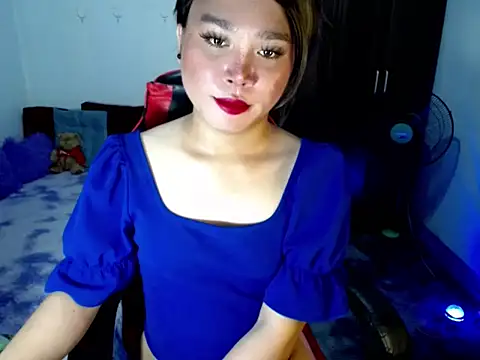 Snapshot of Urassiansweetcummer chatting on 04-11-26, 02:38 Urassiansweetcummer online show from 04-11-26, 02:38