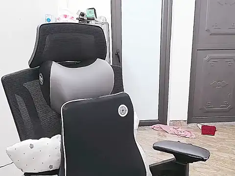 Shulee21 online show from 09-11-25, 03:06