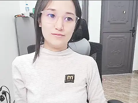 Shulee21 online show from 10-22-25, 02:34