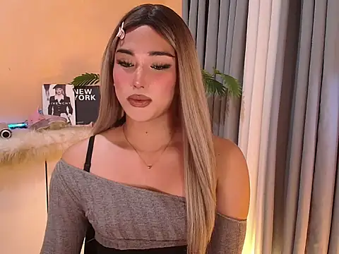 Snapshot of magnificent_kitana chatting on 02-25-26, 05:44 magnificent kitana online show from 02-25-26, 05:44