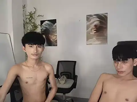 Snapshot of twink_pinoy chatting on 06-02-26, 03:25 twink pinoy online show from 06-02-26, 03:25
