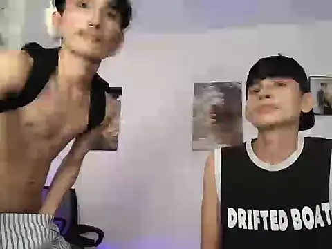Snapshot of twink_pinoy chatting on 06-16-26, 03:36 twink pinoy online show from 06-16-26, 03:36