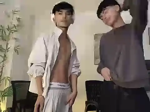 Snapshot of twink_pinoy chatting on 06-24-26, 12:31 twink pinoy online show from 06-24-26, 12:31