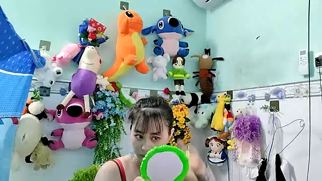 emgaixinhngoan online show from 10-28-25, 11:40