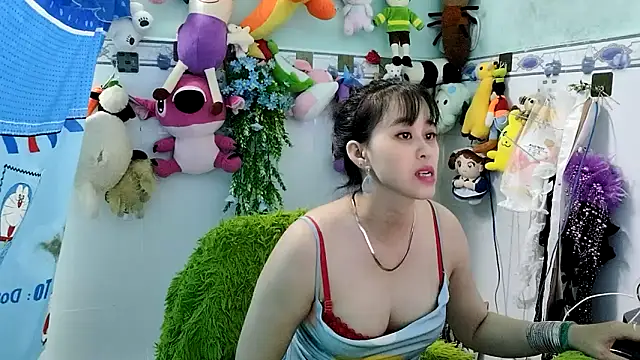 emgaixinhngoan online show from 11-17-25, 04:24