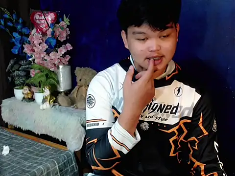 Reynelcock online show from 03-10-26, 04:12