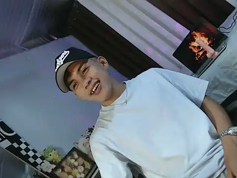 Snapshot of urhot_chany chatting on 07-06-26, 07:27 urhot chany online show from 07-06-26, 07:27