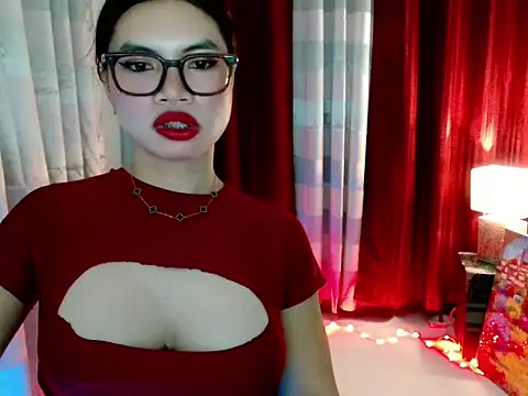 Snapshot of lover_girl143 chatting on 02-06-26, 04:32 lover girl143 online show from 02-06-26, 04:32