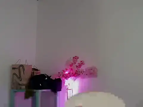 Maxine Sucks online show from 12-04-25, 05:17