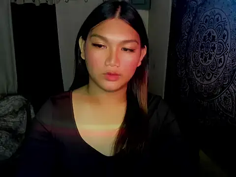 Lou heart online show from 12-16-25, 01:38