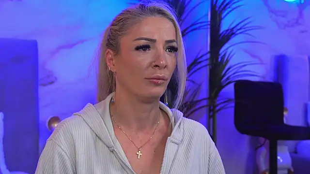 Izabellle02 online show from 04-11-26, 03:33