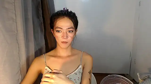 Snapshot of slimladyxoxo chatting on 10-16-25, 10:05 slimladyxoxo online show from 10-16-25, 10:05