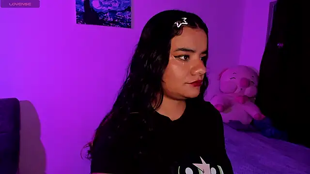 Shophie thoopson online show from 04-16-26, 07:31