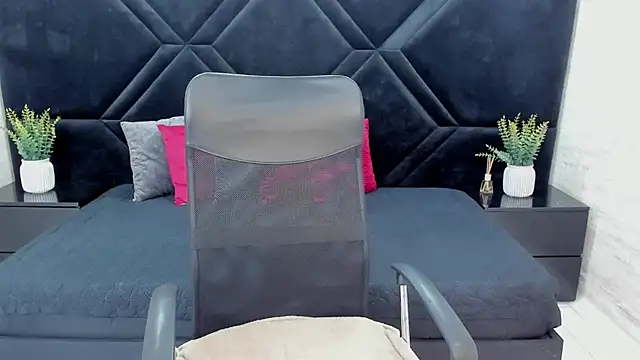 Dantzel  online show from 01-14-26, 07:08