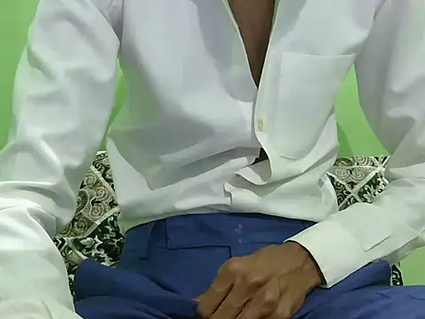 rockyy23boy online show from 10-29-25, 09:49