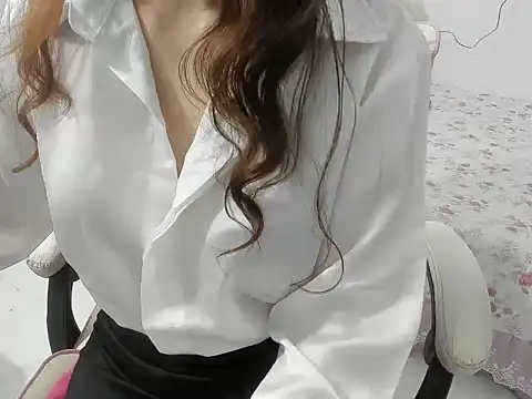 Snapshot of LuckyBabe_new01 chatting on 06-16-26, 02:30 LuckyBabe new01 online show from 06-16-26, 02:30