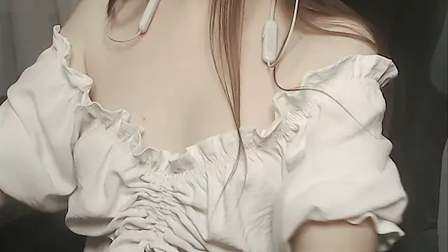 cute elfy  online show from 02-10-26, 03:49