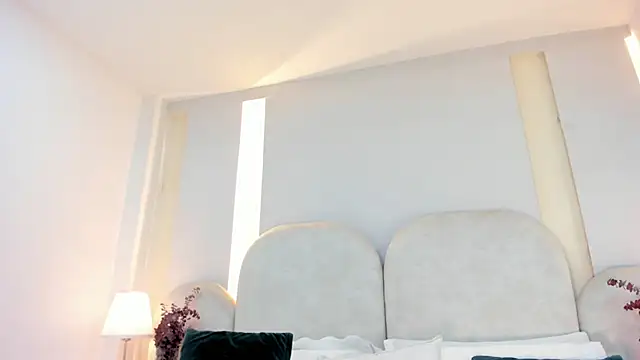 SalomeeBell online show from 11-12-25, 08:19