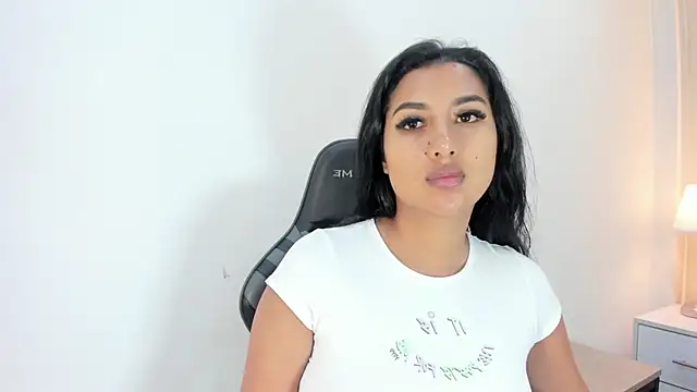 SalomeeBell online show from 12-15-25, 09:19