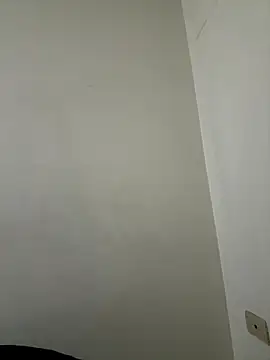 MiaLune Pink online show from 10-10-25, 12:09