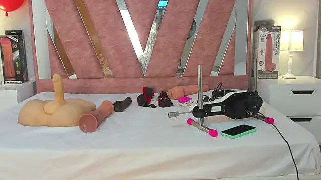 Wonderkloe  online show from 02-17-26, 07:31