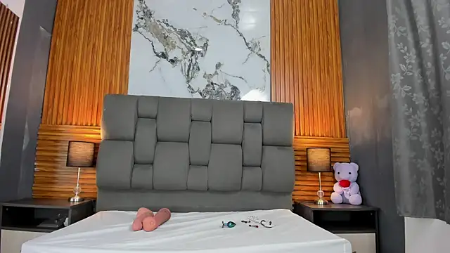 Wonderkloe  online show from 04-08-26, 02:44