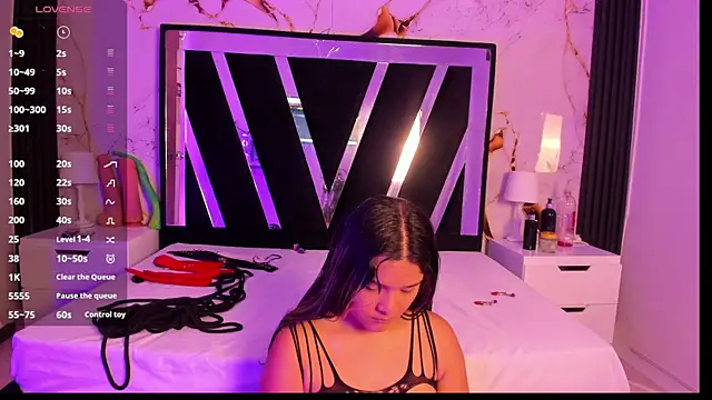 Snapshot of Wonderkloe_ chatting on 07-19-26, 03:27 Wonderkloe online show from 07-19-26, 03:27