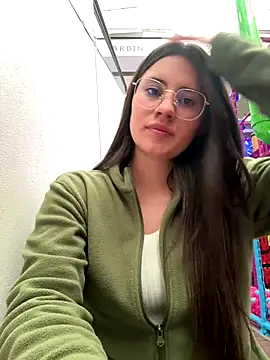 Isabella21  online show from 09-15-25, 09:15