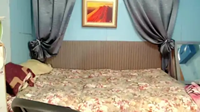 Snapshot of SelenaCinder chatting on 11-30-25, 04:05 SelenaCinder online show from 11-30-25, 04:05