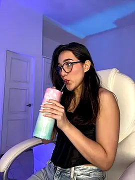 julieta jhonss online show from 10-04-25, 01:25