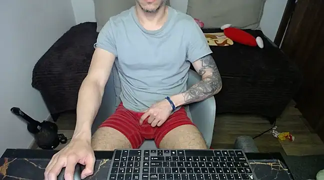 Snapshot of bossking017 chatting on 02-21-25, 10:59 bossking017 online show from 02-21-25, 10:59