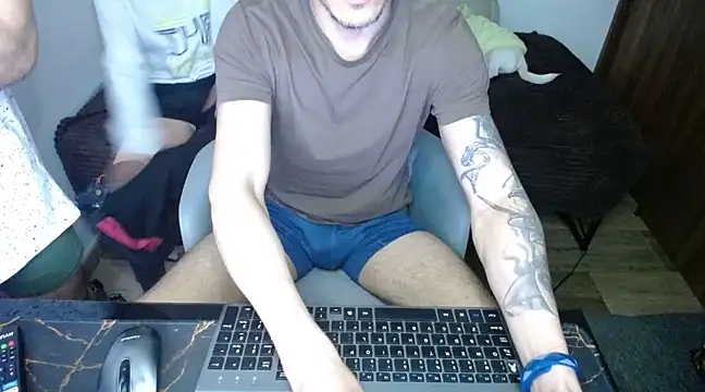 Snapshot of bossking017 chatting on 02-22-25, 08:42 bossking017 online show from 02-22-25, 08:42