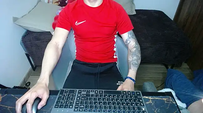 Snapshot of bossking017 chatting on 03-04-25, 09:54 bossking017 online show from 03-04-25, 09:54