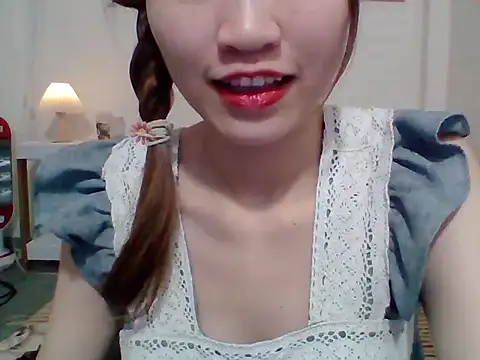   Donna   online show from 10-13-25, 02:28