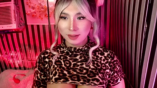 UrhotlucyTS online show from 04-13-26, 07:03