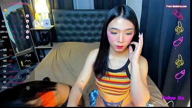 Snapshot of Kyliejennings chatting on 11-10-25, 08:24 Kyliejennings online show from 11-10-25, 08:24