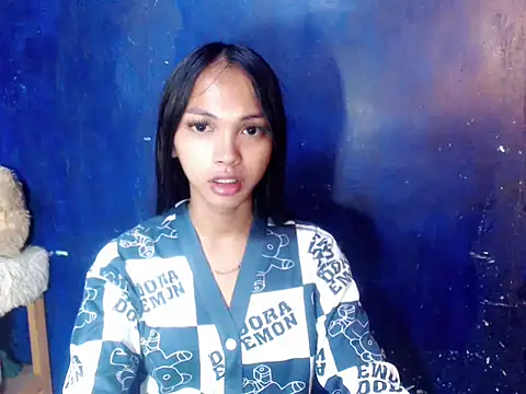 Snapshot of Simi_Ipit chatting on 04-19-26, 06:21 Simi Ipit online show from 04-19-26, 06:21