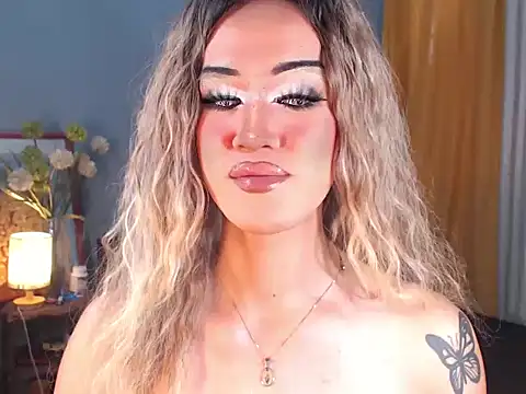 Snapshot of AleinaCroft chatting on 11-13-25, 01:48 AleinaCroft online show from 11-13-25, 01:48