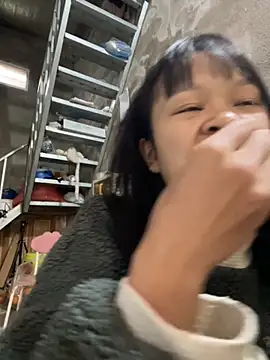 Snapshot of Daisy018 chatting on 12-04-25, 02:43 Daisy018 online show from 12-04-25, 02:43