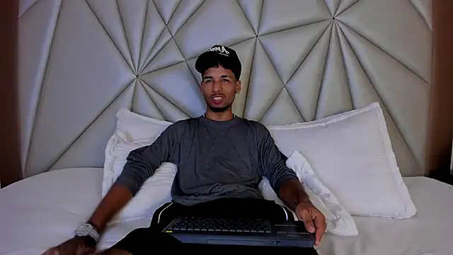 Thiagoferreti online show from 11-03-25, 09:27