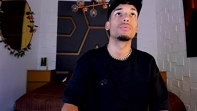 Thiagoferreti online show from 12-02-25, 07:31