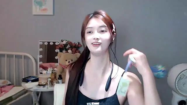 Snapshot of Mimi-cnbaby chatting on 09-18-25, 03:14 Mimi-cnbaby online show from 09-18-25, 03:14